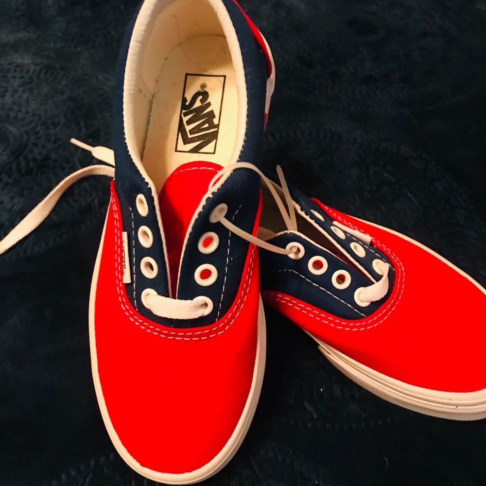 Vans tennis shoes